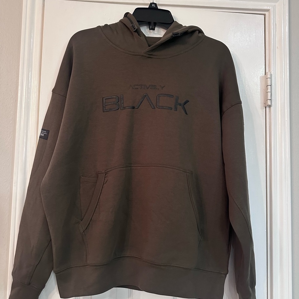 Actively‎ Black Men's Hoodie